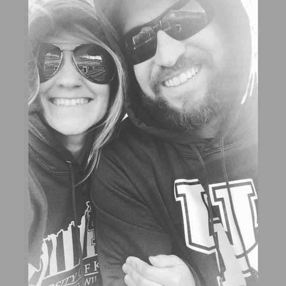 Meet your Posher, Lisa - Picture 1 of 2